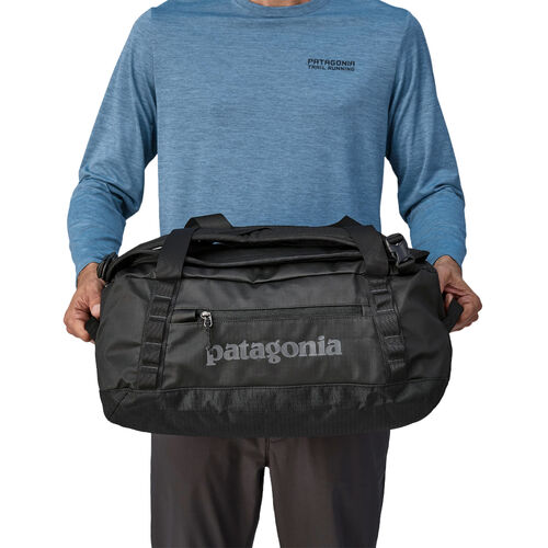 Bolsa Negra Patagonia Hole® Duffel 40L Black con Base Acolchada 