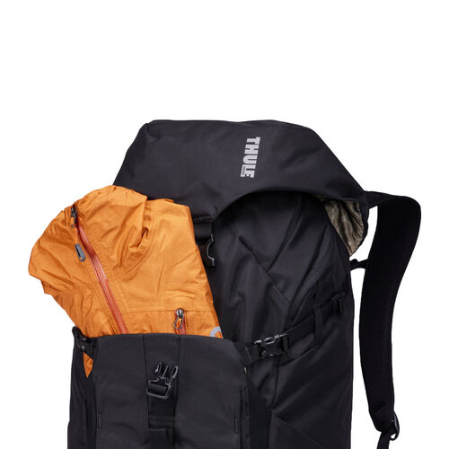 Mochila Negra Thule AllTrail Black 25L Ligera y Elegante 